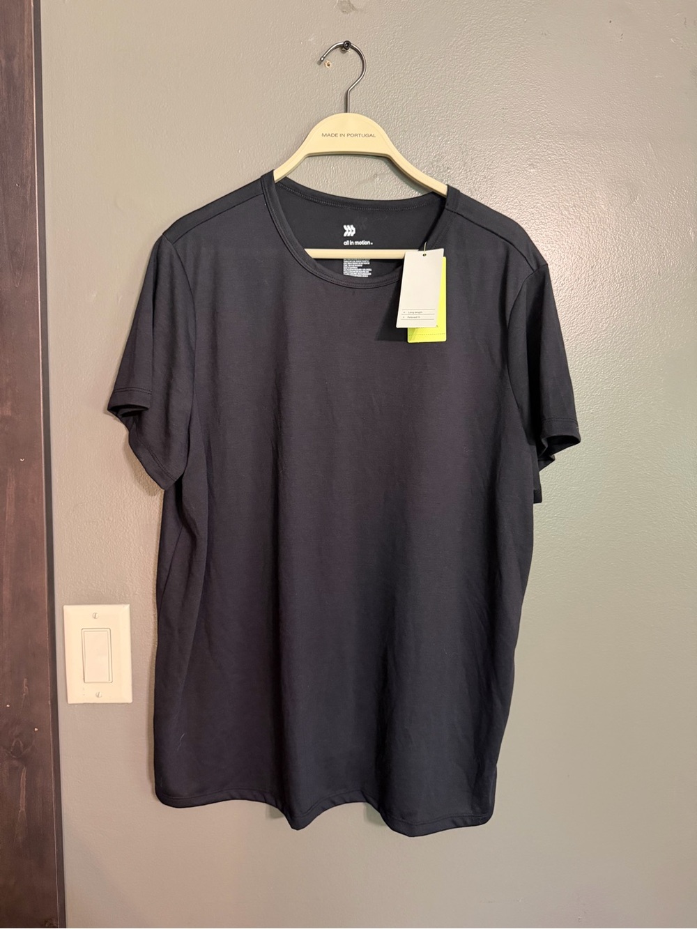 NWT All in Motion Black Beyond Ease Relaxed Fit Long Length Tee - Size XL